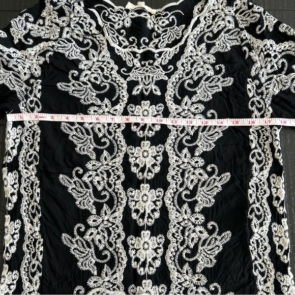 Solitaire Black and White Embroidered Blouse - Picture 3 of 7